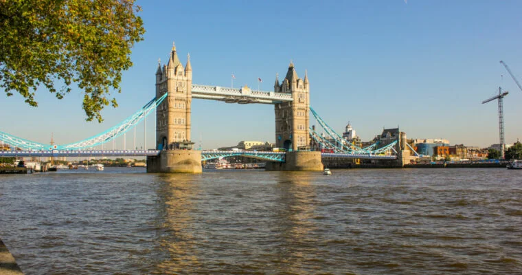 Descubre la belleza del Río Támesis en Londres, Inglaterra